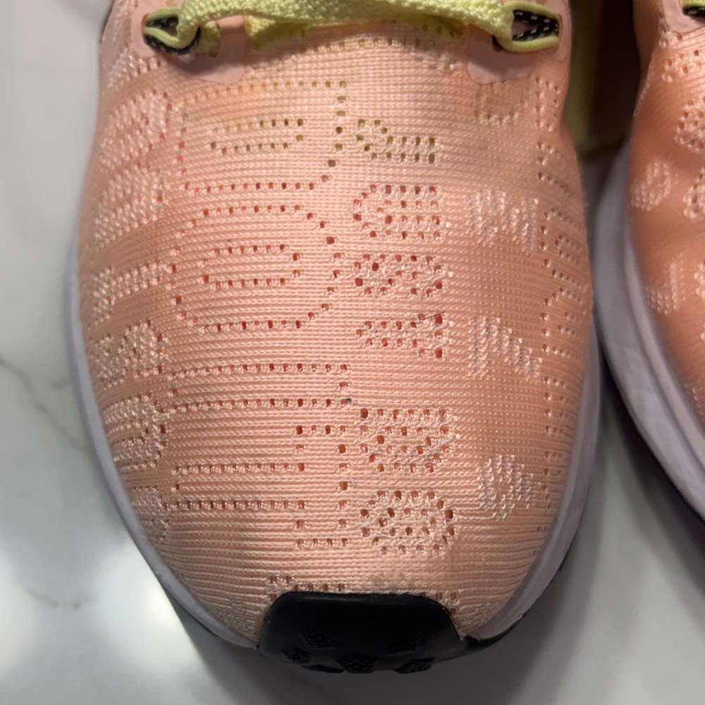 Nike Women's Peach and Black Sneakers GYM - Picture 4 of 17